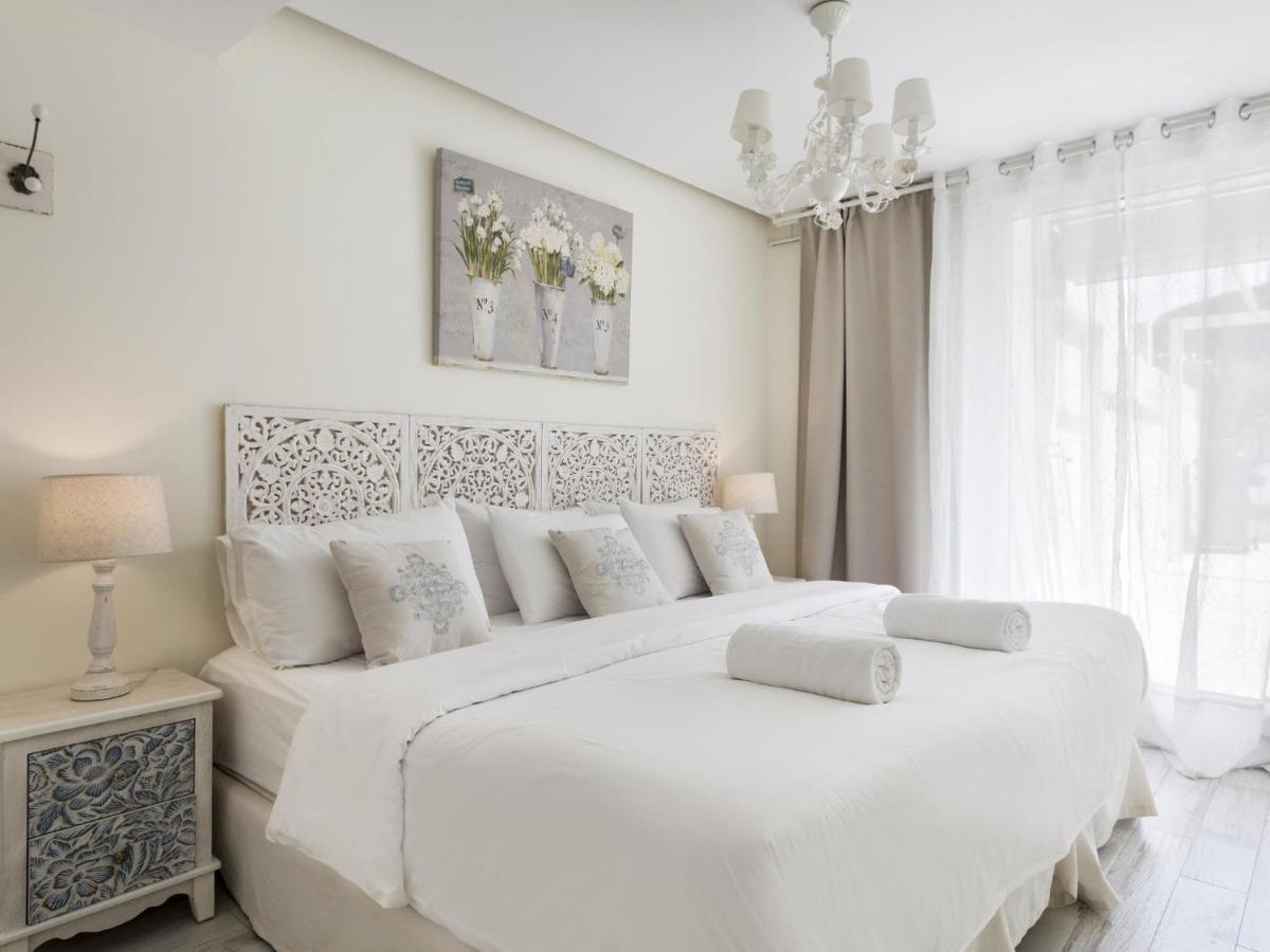 Sitges Spaces Mediterranean Apartments 5 Bedrooms, 4 Bathrooms, 75M2 Terrace, Centre Sitges- Sleeps 11 Екстериор снимка