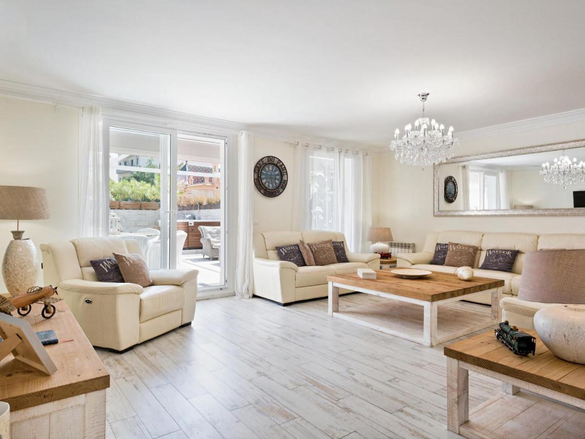 Sitges Spaces Mediterranean Apartments 5 Bedrooms, 4 Bathrooms, 75M2 Terrace, Centre Sitges- Sleeps 11 Екстериор снимка