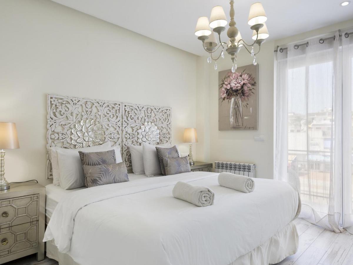 Sitges Spaces Mediterranean Apartments 5 Bedrooms, 4 Bathrooms, 75M2 Terrace, Centre Sitges- Sleeps 11 Екстериор снимка