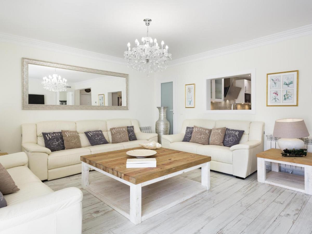 Sitges Spaces Mediterranean Apartments 5 Bedrooms, 4 Bathrooms, 75M2 Terrace, Centre Sitges- Sleeps 11 Екстериор снимка