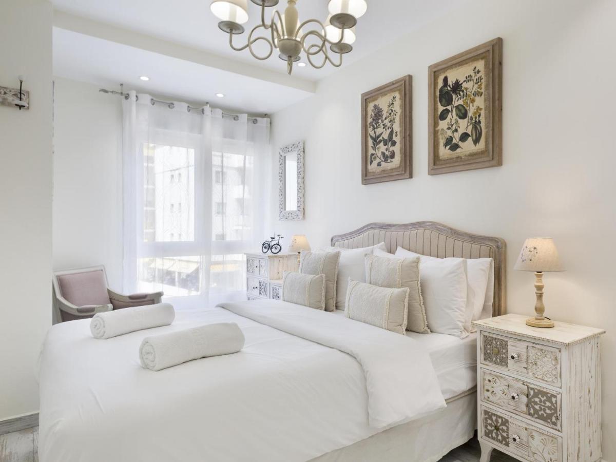 Sitges Spaces Mediterranean Apartments 5 Bedrooms, 4 Bathrooms, 75M2 Terrace, Centre Sitges- Sleeps 11 Екстериор снимка